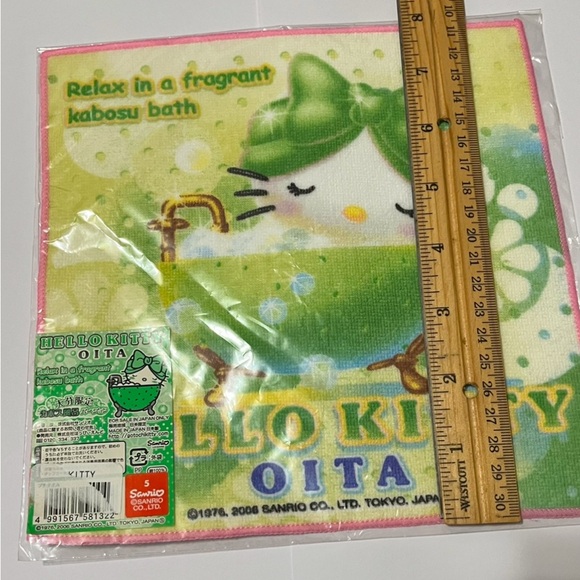 Hello Kitty 2006 Oita Japan Hand/Face Cloth - Picture 5 of 5